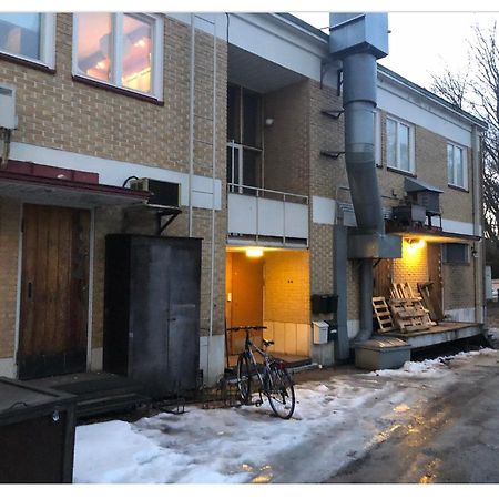 Appartement Yksio Kilometri Jokirannasta Forilta à Turku Extérieur photo